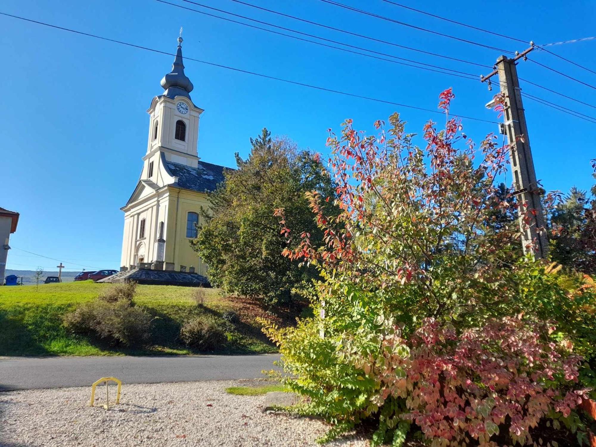 Gyoengyvirag Apartment Romhány Exteriör bild